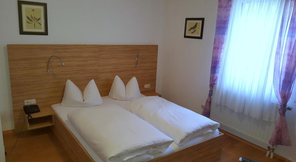 Gaestehaus Langhammer Bubenreuth Cameră foto